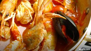 Typical Salento cuisine, 10 traditional Salento Apulian dishes. 2 Quataru, a soup of fish, mussels, crustaceans and vegetables.