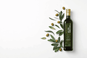 Olio Extravergine di Oliva e Olio di Oliva: Qual è la Differenza? 1 Olio extravergine di oliva Oro del Salento con olive e foglie di ulivo