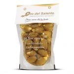 Olive ripiene con mandorla in olio extravergine di oliva