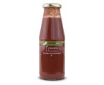 Rote Tomatenpassata, typisches Produkt aus Apulien.