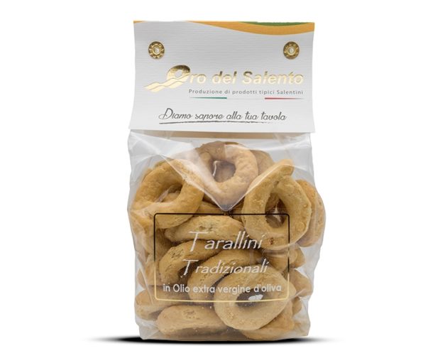 Traditional apulian italian Salted Tarallini